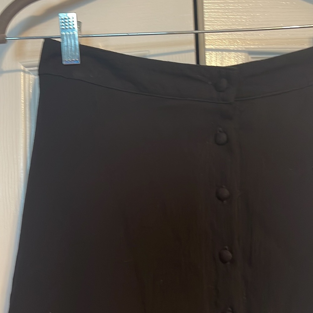 NWOT Kendall & Kylie black button skirt in size small - Picture 4 of 8